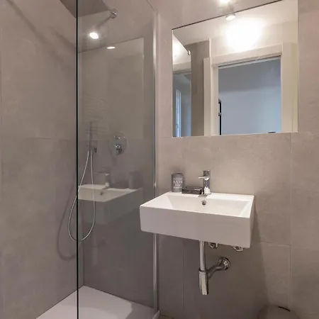 Xenia - In Corso San Gottardo B Апартаменты *