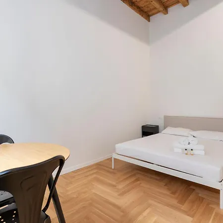 Xenia - In Corso San Gottardo B Милан